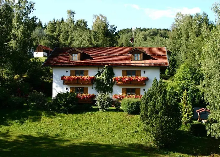 Ferienwohnungen Haus Wildschütz