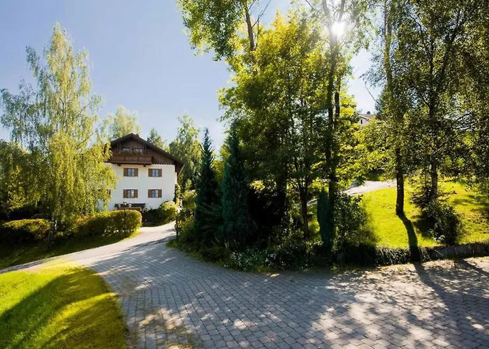 Ferienwohnungen Haus Wildschütz